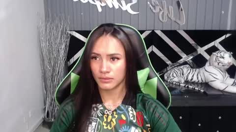 Snapshot of allisson_a chatting on February 6, 3:27 am Allisson online show from February 6, 3:27 am