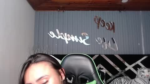 Snapshot of allisson_a chatting on February 7, 9:26 am Allisson online show from February 7, 9:26 am