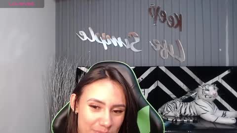 Snapshot of allisson_a chatting on February 11, 9:42 am Allisson online show from February 11, 9:42 am