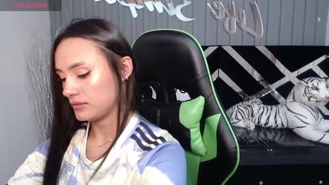 Snapshot of allisson_a chatting on February 12, 3:29 am Allisson online show from February 12, 3:29 am