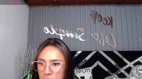 Snapshot of allisson_a chatting on February 12, 9:42 am Allisson online show from February 12, 9:42 am