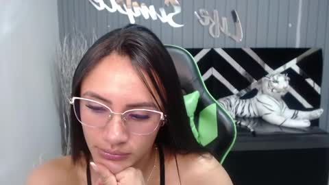 Snapshot of allisson_a chatting on February 25, 9:42 am Allisson online show from February 25, 9:42 am