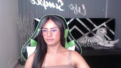 Snapshot of allisson_a chatting on February 26, 6:37 am Allisson online show from February 26, 6:37 am