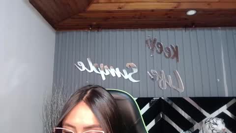 Snapshot of allisson_a chatting on March 4, 6:37 am Allisson online show from March 4, 6:37 am