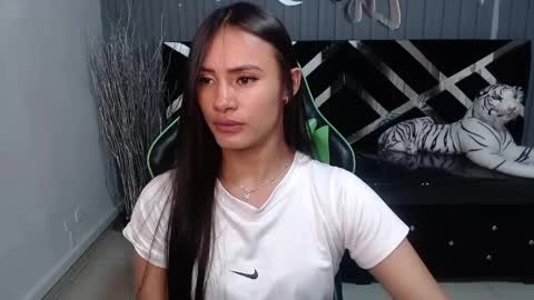 Snapshot of allisson_a chatting on March 7, 6:46 am Allisson online show from March 7, 6:46 am