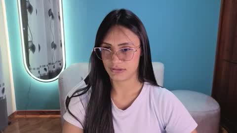 Snapshot of allisson_a chatting on September 25, 3:21 am Allisson online show from September 25, 3:21 am