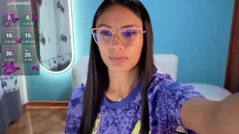 Snapshot of allisson_a chatting on October 18, 3:20 am Allisson online show from October 18, 3:20 am