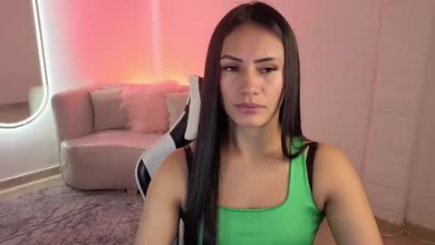 Snapshot of allisson_a chatting on November 13, 3:27 am Allisson online show from November 13, 3:27 am