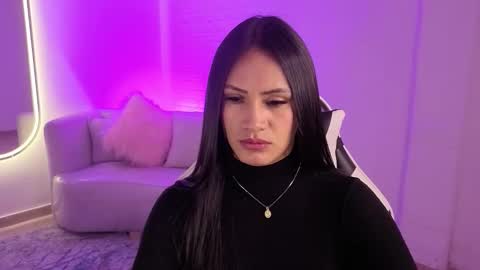 Snapshot of allisson_a chatting on November 21, 3:27 am Allisson online show from November 21, 3:27 am