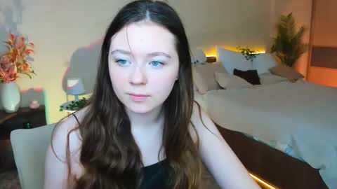 alluringeyess online show from October 18, 4:37 am