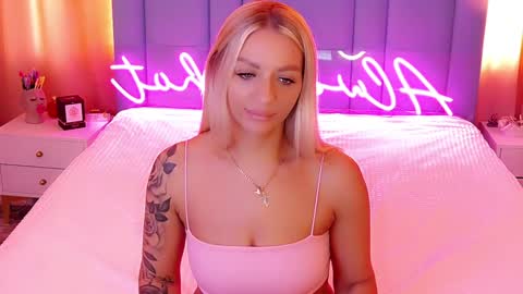 AlwaysHot online show from December 25, 4:33 am