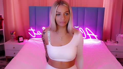 AlwaysHot online show from December 29, 6:14 am