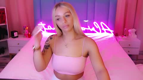 AlwaysHot online show from January 12, 3:28 am