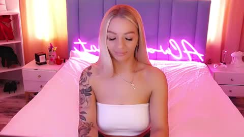 AlwaysHot online show from March 9, 2:50 am