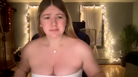 allyanalangel online show from February 13, 10:43 pm