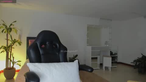 Snapshot of allysnow chatting on September 30, 10:31 am Kelly online show from September 30, 10:31 am