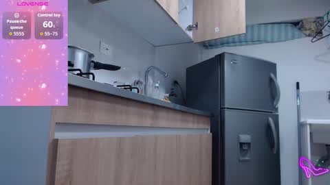 Allysonstonnes online show from November 7, 11:49 pm