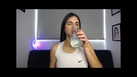 Snapshot of alma_sweet chatting on December 13, 8:36 pm Arhantxa online show from December 13, 8:36 pm