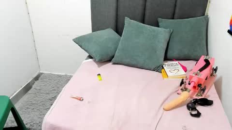 Snapshot of almaa__ chatting on January 25, 7:18 pm Alma online show from January 25, 7:18 pm