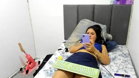 Snapshot of almaa__ chatting on February 19, 9:58 pm Alma online show from February 19, 9:58 pm