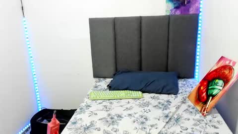 Snapshot of almaa__ chatting on March 3, 11:46 pm Alma online show from March 3, 11:46 pm