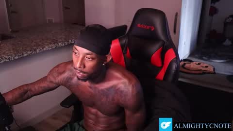 Snapshot of almightycnote chatting on October 31, 11:28 pm Almightycnote online show from October 31, 11:28 pm