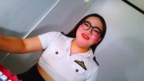 Snapshot of almirablont13 chatting on November 21, 12:43 am Almira online show from November 21, 12:43 am