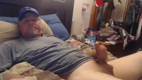 Snapshot of almostheaven chatting on March 12, 3:24 am almostheaven online show from March 12, 3:24 am