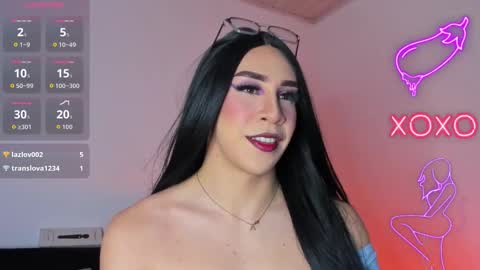 Hazel Bowie online show from October 18, 2:14 am