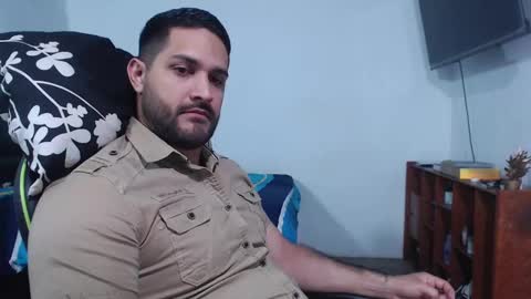 Snapshot of alonxoo chatting on September 18, 3:08 am alonxoo online show from September 18, 3:08 am