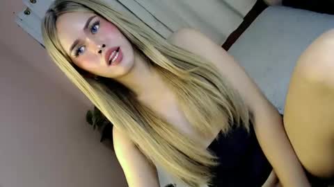 Snapshot of alove_too_last chatting on January 27, 4:54 pm LEXY online show from January 27, 4:54 pm