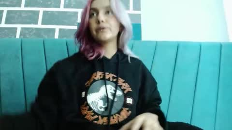 Alter  online show from November 29, 4:21 pm