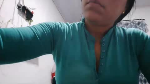 analia online show from October 23, 7:29 am