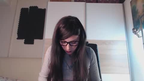 Snapshot of alycetn chatting on December 5, 1:49 pm Alice online show from December 5, 1:49 pm