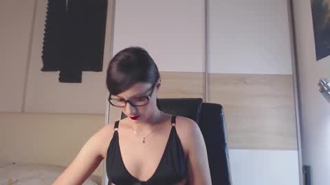 Snapshot of alycetn chatting on February 19, 2:01 pm Alice online show from February 19, 2:01 pm