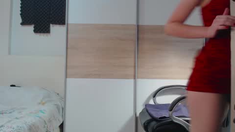 Snapshot of alycetn chatting on October 22, 11:43 am Alice online show from October 22, 11:43 am