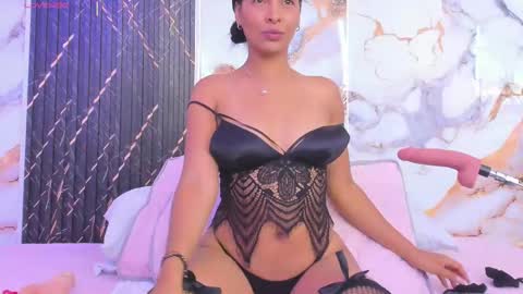 alyson__a online show from November 22, 12:26 pm