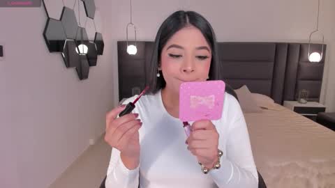 Aly  online show from November 11, 11:32 am