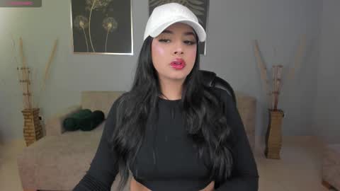 Aly  online show from November 22, 11:20 am