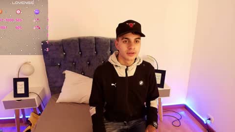 Amadeo Wild online show from December 4, 1:53 pm