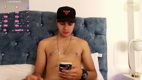 Amadeo Wild online show from December 6, 5:20 am