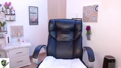 AMALIA online show from December 15, 2:30 am