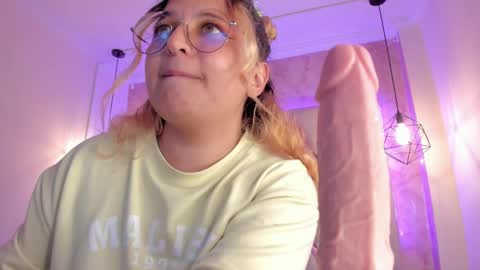 Amalia Im Back See you soon this January 7 at 10 pm Colombia time online show from February 16, 6:21 am