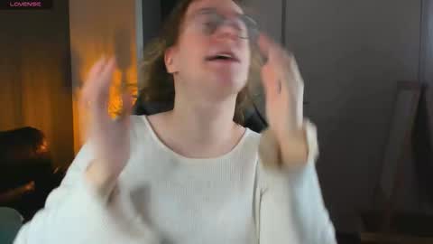 Snapshot of amanda_butlerr chatting on October 4, 10:24 am Hi im Amanda online show from October 4, 10:24 am