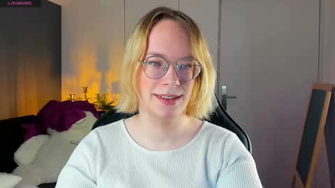 Snapshot of amanda_butlerr chatting on November 2, 2:30 pm Hi im Amanda online show from November 2, 2:30 pm