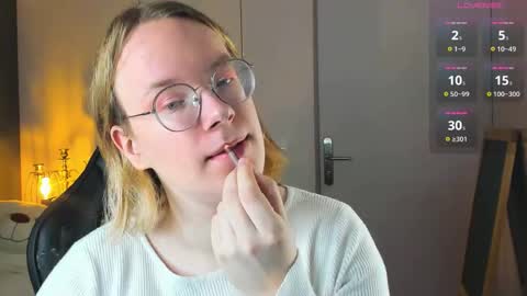 Snapshot of amanda_butlerr chatting on November 10, 10:36 am Hi im Amanda online show from November 10, 10:36 am