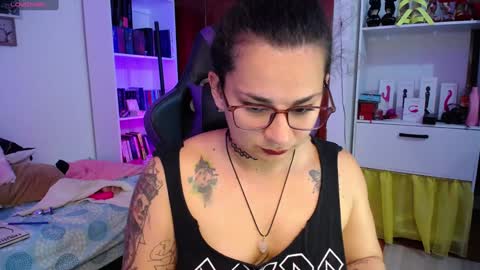 Snapshot of amarantha666 chatting on December 11, 11:10 pm Susan online show from December 11, 11:10 pm