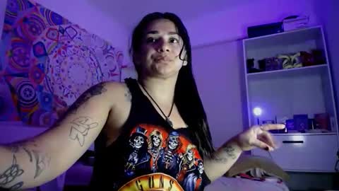 Snapshot of amarantha666 chatting on November 15, 9:43 pm Susan online show from November 15, 9:43 pm