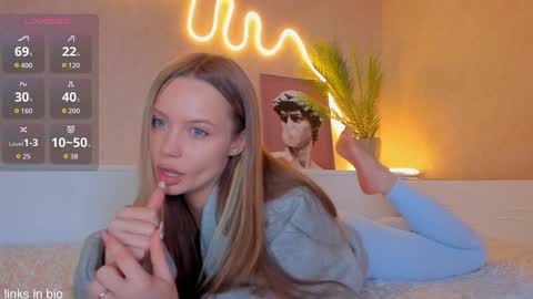 Snapshot of amazing_roxana chatting on November 22, 12:37 pm Roxy online show from November 22, 12:37 pm