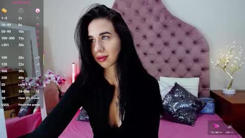 Amazon online show from October 1, 12:44 pm